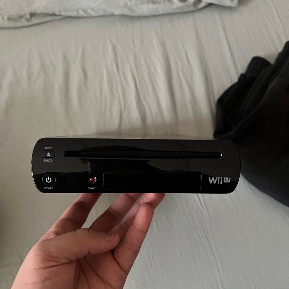 Wii U Good Condition Including games and all cables
Price Negotiable